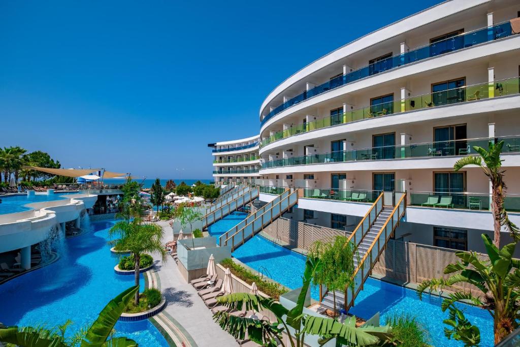 537715582 Long Beach Resort & Spa Deluxe 5 - Зображення 1